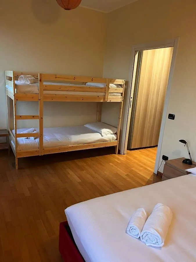 דירות מילאנו Cozy Nest 0*,  איטליה